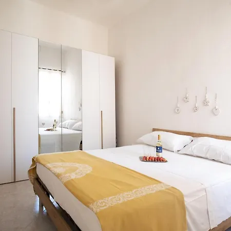 Homey Experience - Old Town Apartman